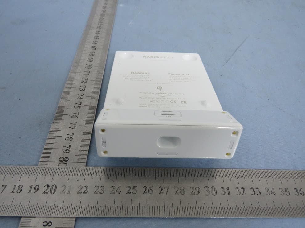 Wireless charger - FCC ID 2A2Y4-AIR - MAGFAST LLC