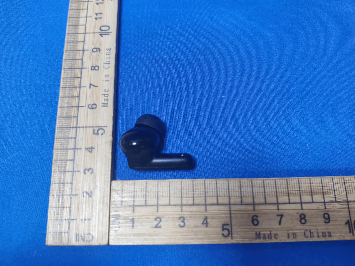TWS Bluetooth Earphone - FCC ID 2A327-ST3 - Shenzhen Three Peaches Technology Co., Ltd