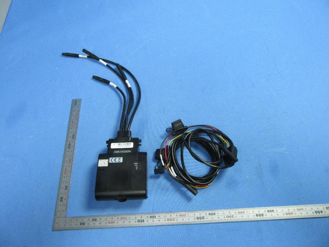 DashCam - FCC ID 2A3IQ-2032G40 - Hangzhou HikAuto Technology Co.,Ltd.