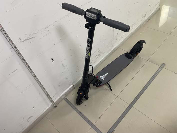 Electric Scooter - FCC ID 2A45G-ES-GC502187 - Zhejiang E-TWOW Electric Vehicle Co.,Ltd.