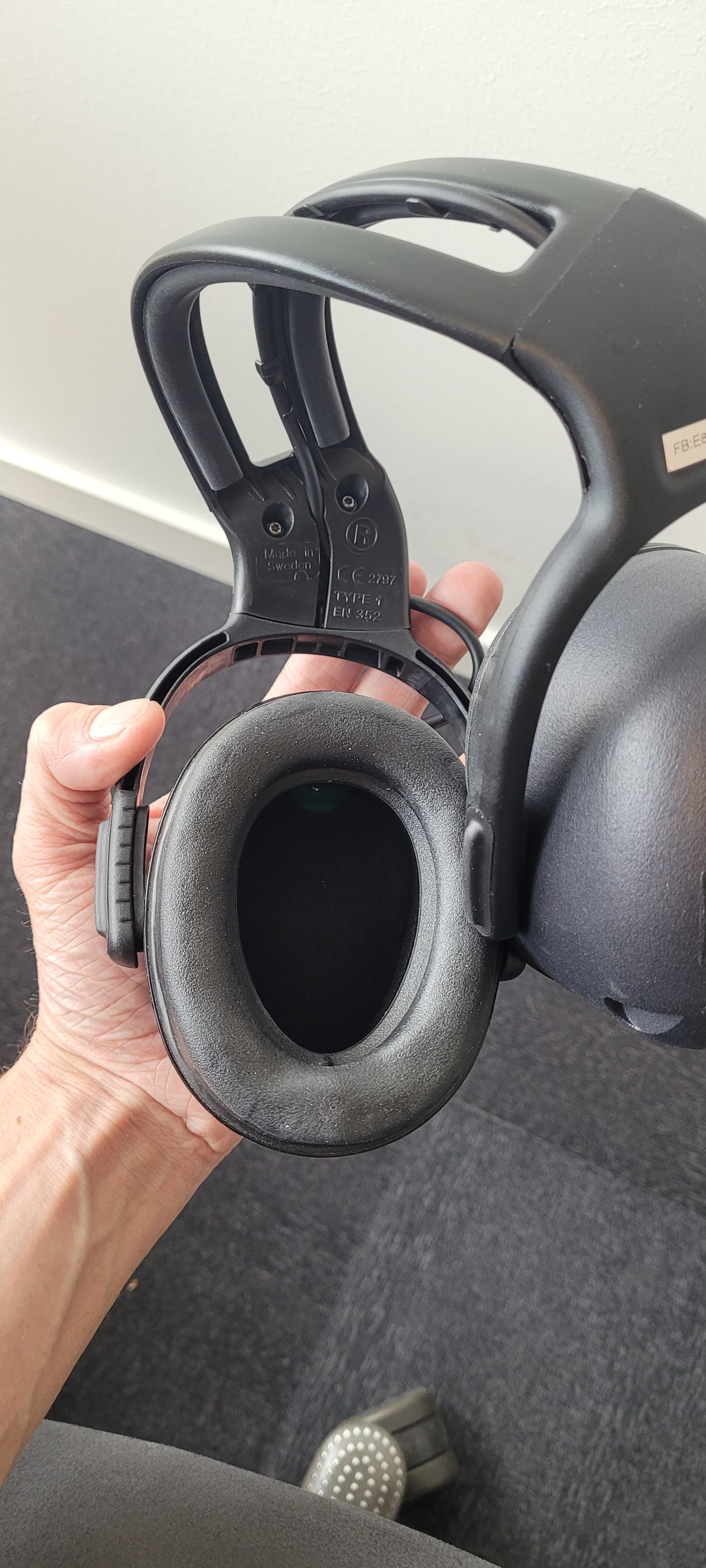 Fit testing device for earplugs - FCC ID 2A4BRSWEDFIT - SwedSafe AB
