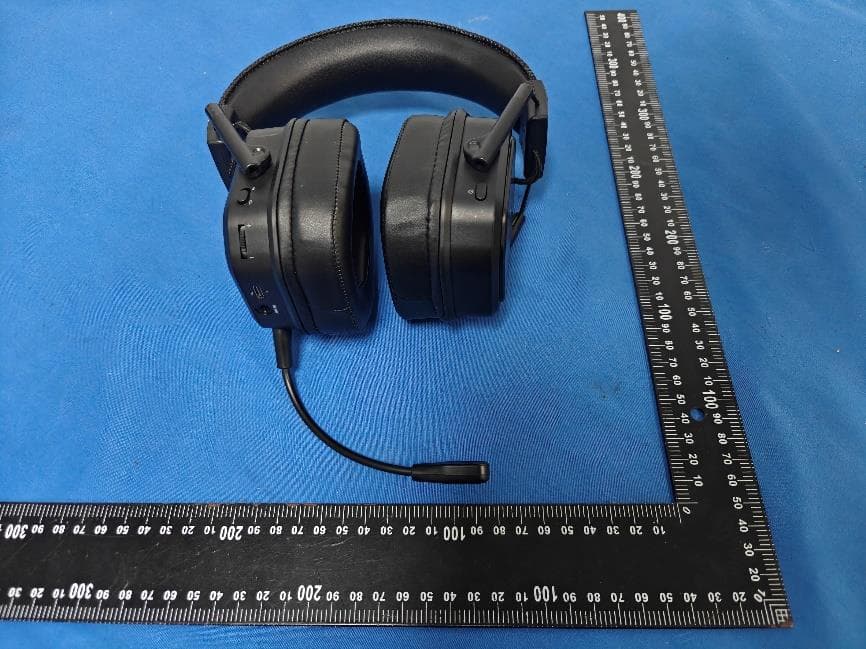 Bluetooth+2.4G+Wired gaming headset - FCC ID 2A5BA-NEPTUNE-F01 - SHENZHEN DEYING INDUSTRY CO., LTD.