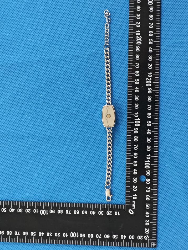 Longdistance touch bracelet - FCC ID 2A5H8-TUO-1 - Shen Zhen Shi Pulomi Trading Co., Ltd