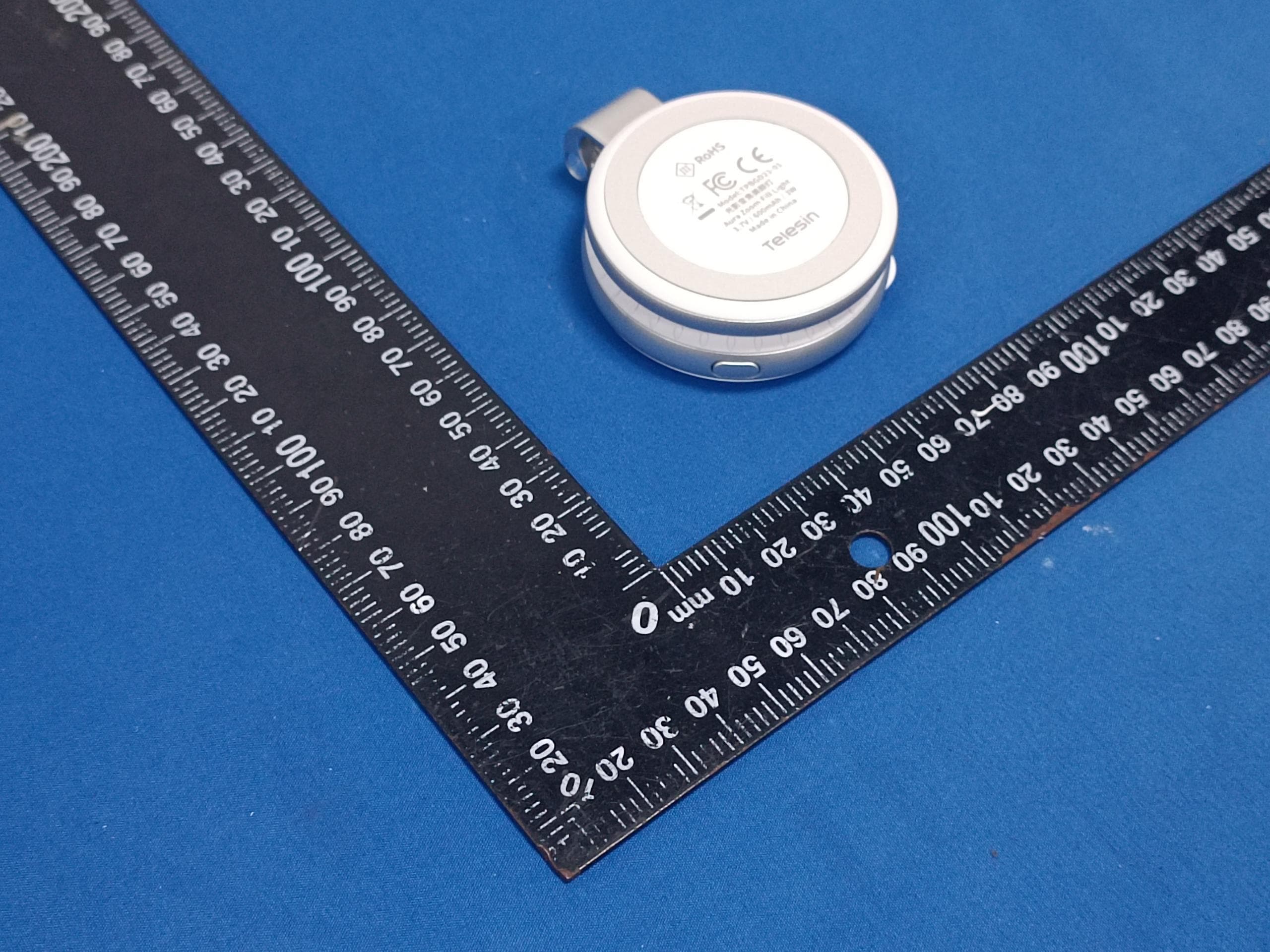 Aura Zoom Fill light - FCC ID 2A6I2-TPBGD21 - Shenzhen Telesin Digital Co,. Ltd.