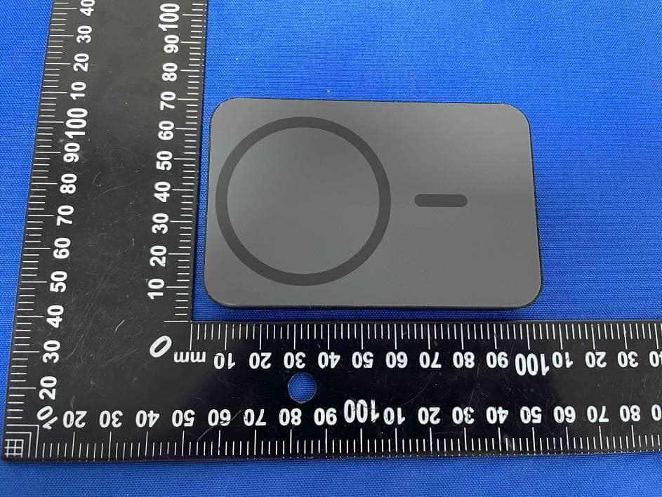 Magnetic Wireless Charging Power Bank - FCC ID 2A7KXPB005-CW - CODi Acquisitions, LLC.