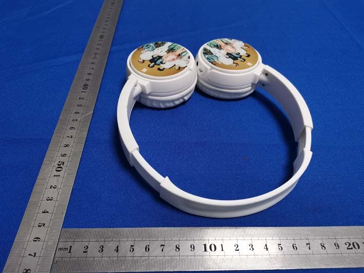 Bluetooth Headphones - FCC ID 2A8AFKR-1000 - Yiwu Zhengge E-commerce Co., Ltd.