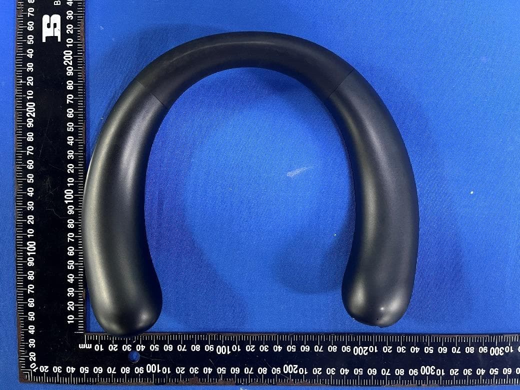 WIRELESS WEARABLE SPEAKER - FCC ID 2A8NV-BS07A - Shenzhen E-Ran Technology Co., Ltd.