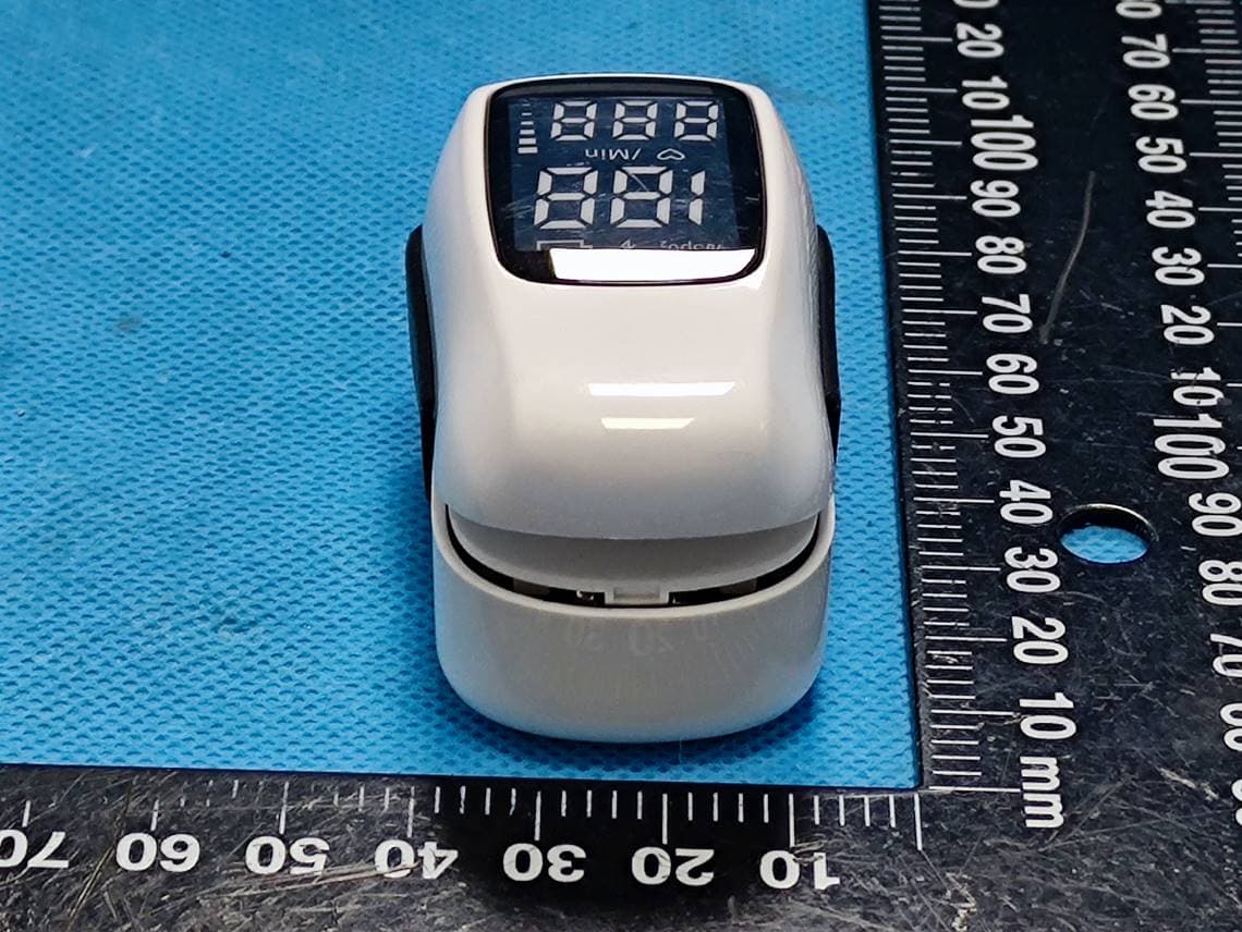 Fingertip Pulse Oximeter - FCC ID 2A8NX07010012 - Shenzhen Smallsignal Technology Co.,Ltd.