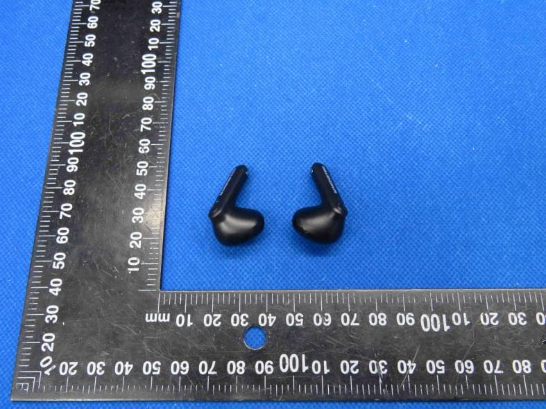 True wireless Bluetooth headphone - FCC ID 2A8PV-QSMXKT20 - Shenzhen Information Infinity Co., Ltd.