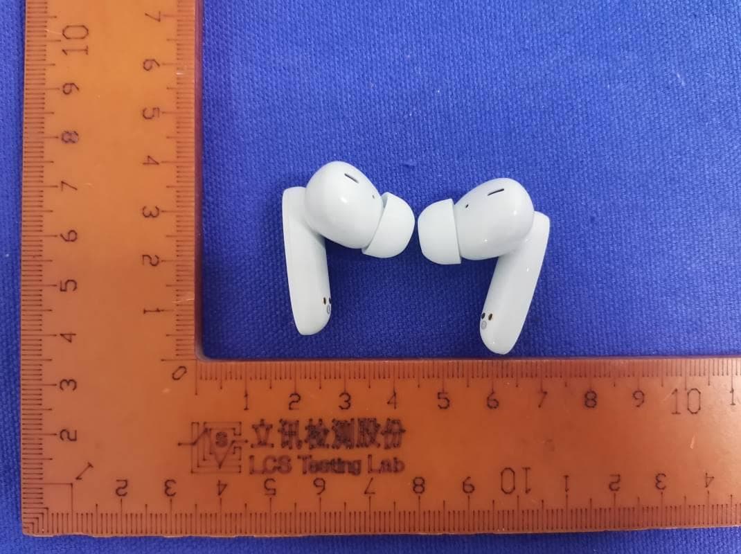 Wireless Earphones - FCC ID 2A9A2-MBLUBLU - Zhuhai Lanchen Technology Co., Ltd
