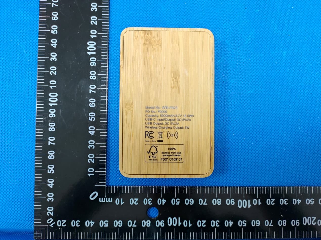FSC Bamboo 5000mAh Dual Port Power Bank with Wireless Charger - FCC ID 2A9Q9-M2012Q-A - ShenZhen Zhongyi Technology CO., Ltd.