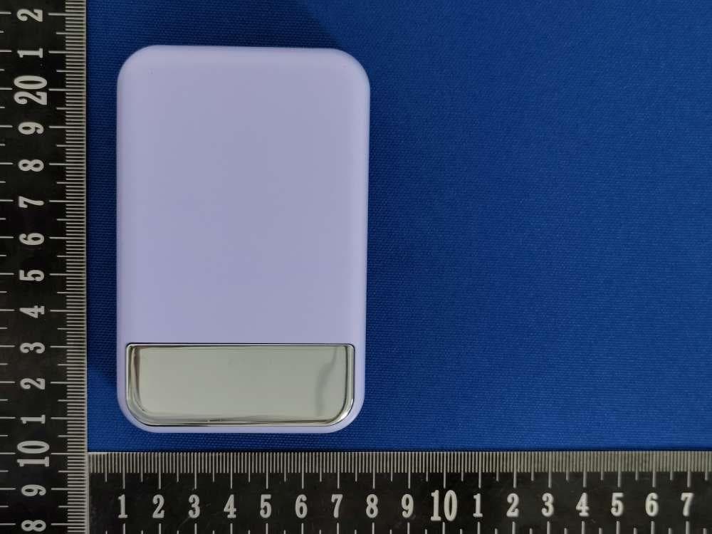 Magnetic wireless powerbank with capacity display - FCC ID 2A9Q9-M2036Q - ShenZhen Zhongyi Technology CO., Ltd.