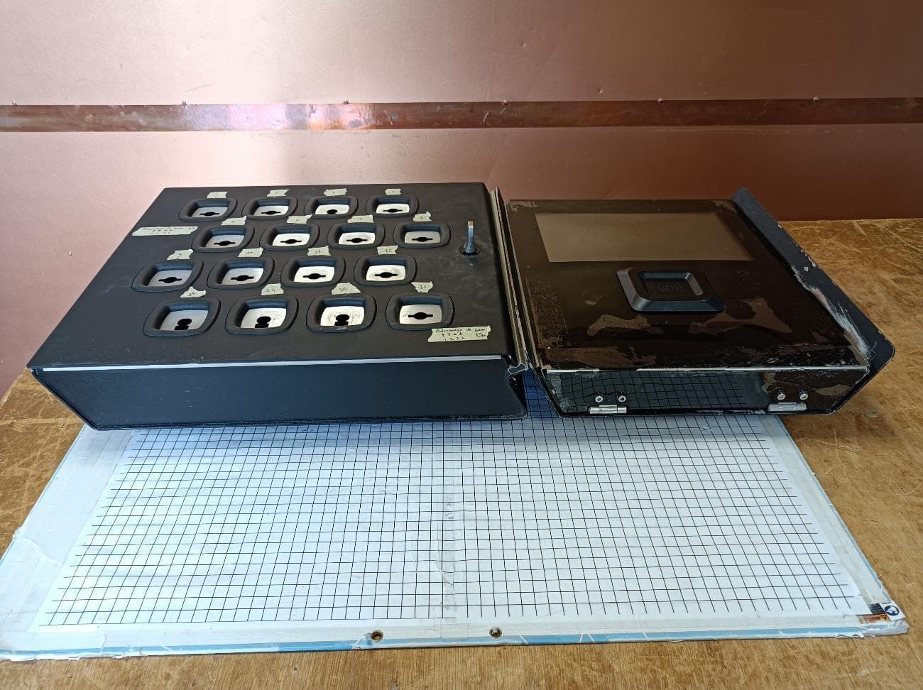 Key Panel Smart Key Manager v2 - FCC ID 2A9X2STISKM2001 - SERV TRAYVOU INTERVERROUILLAGE