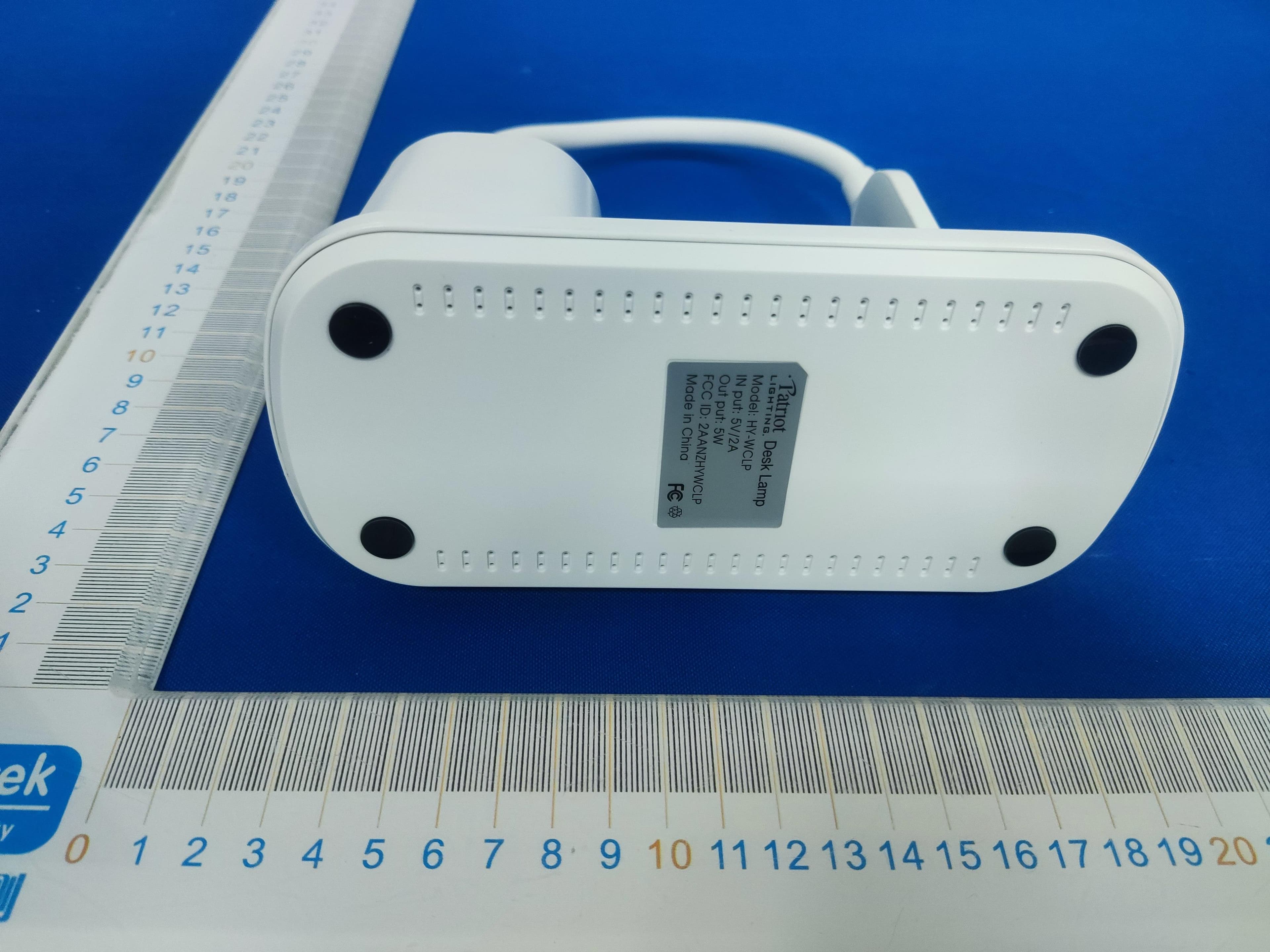 Desk Lamp - FCC ID 2AANZHYWCLP - DGL Group LTD.