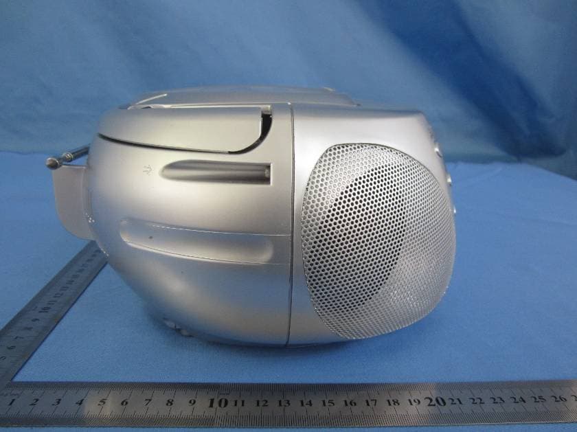 CD Boombox with Bluetooth - FCC ID 2AAOLCD725BT - Wing Hing Electronics Industrial Ltd.