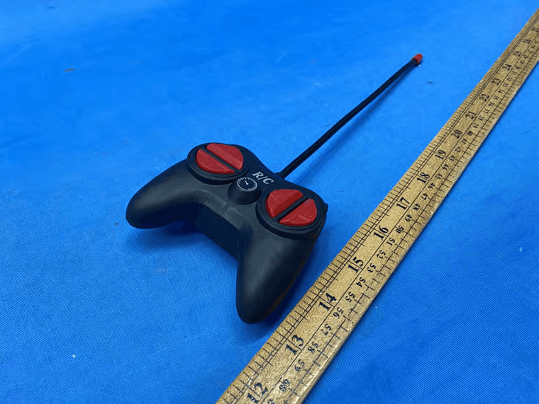 R/C Car - FCC ID 2AASIYD85722898-6 - YUAN DI TOYS FACTORY