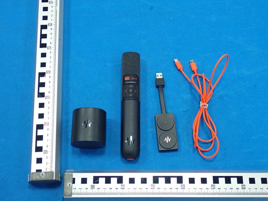 Basic Wireless Karaoke Microphone - FCC ID 2AAXO-001SBK - The Singing Machine Company, Inc.