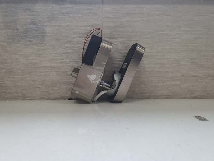 Digital Door Lock - FCC ID 2ABFG-YRD450BLEV1 - iRevo-ASSA ABLOY Korea