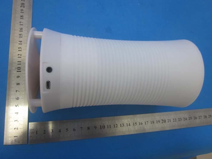 Bluetooth Speaker with lighting - FCC ID 2ACCE-BT200 - TOPSAIL (HONG KONG) LIMITED