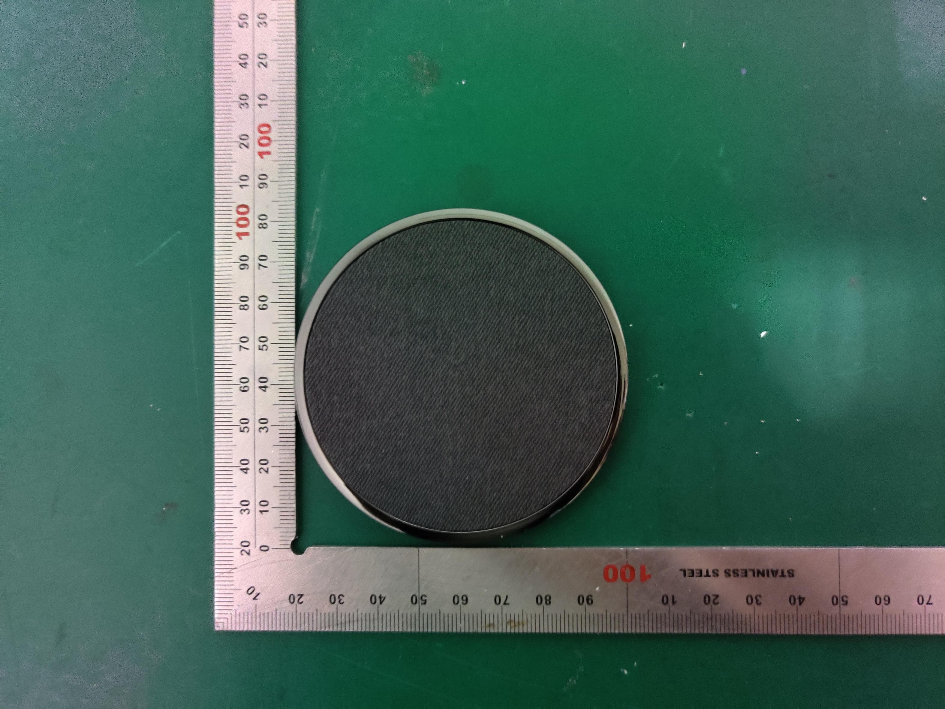 Wireless charge pad - FCC ID 2ACWB-CT02C - mophie LLC