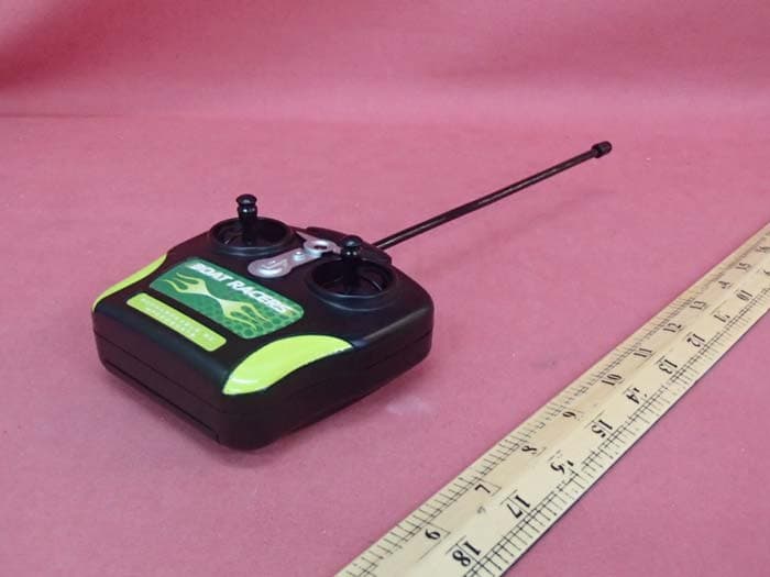 Toy RC Speedboat - FCC ID 2ADCISF2015D49 - SHIFENG CULTURAL DEVELOPMENT CO.,LTD