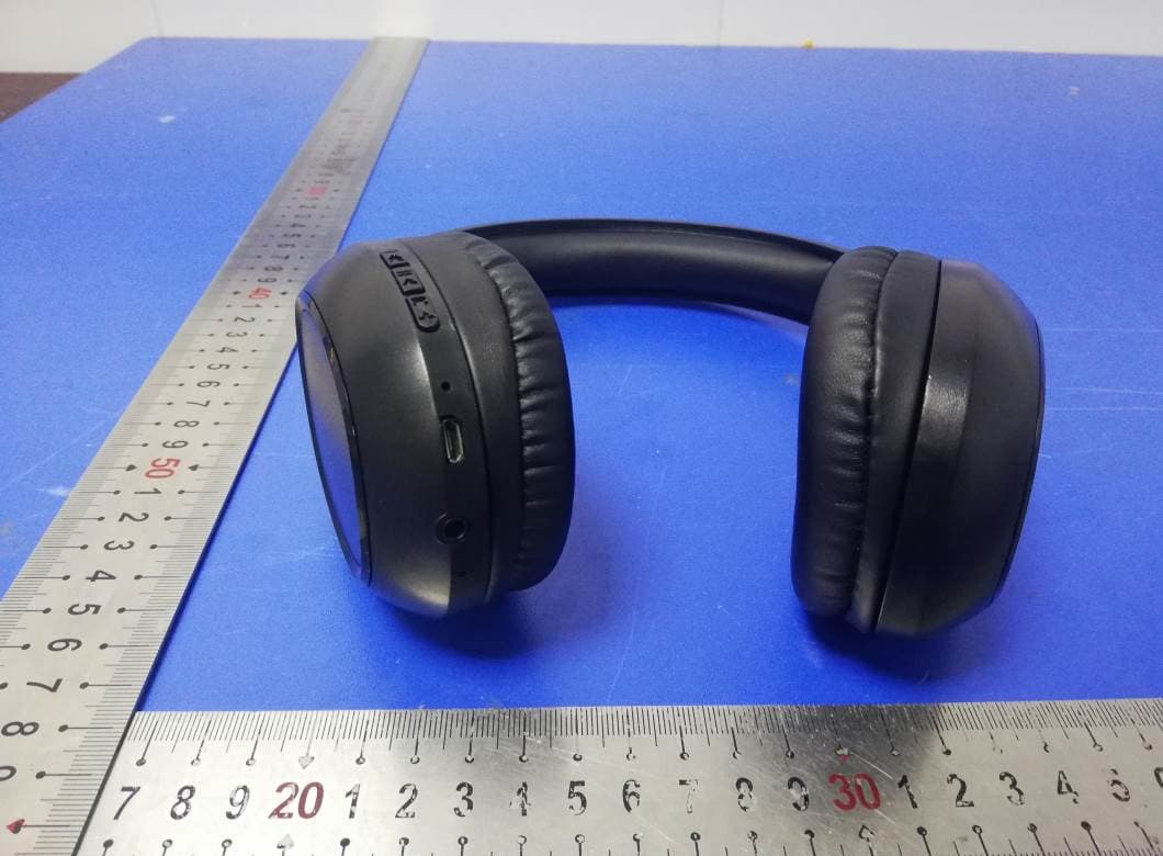 Wireless headphone - FCC ID 2ADK3XO-9902 - XING DA INTERNATIONAL ELECTRONICS LIMITED