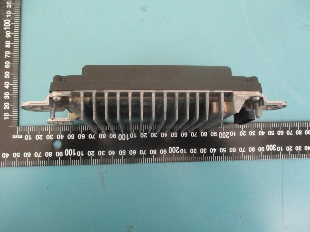 76-77 GHz Automotive Radar - FCC ID 2AEIM-1541584 - Tesla, Inc