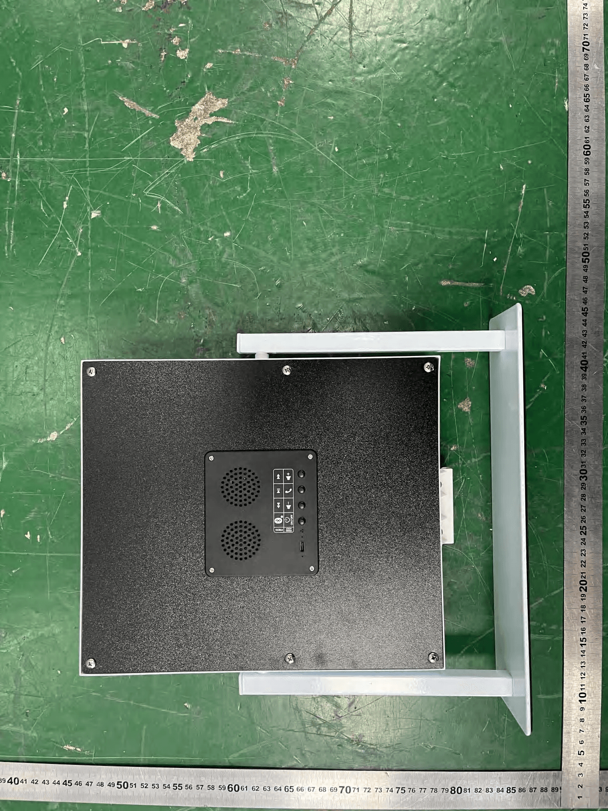 Bluetooth Makeup Mirror - FCC ID 2AEOP-M1517MI04A - Jiangmen Xinxu Hardware Crafts Manufacturing Co., Ltd