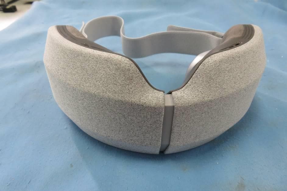 Massaging Realtouch Eye Mask Hot and Cold with Speaker - FCC ID 2AEVM1016957 - MerchSource, LLC.