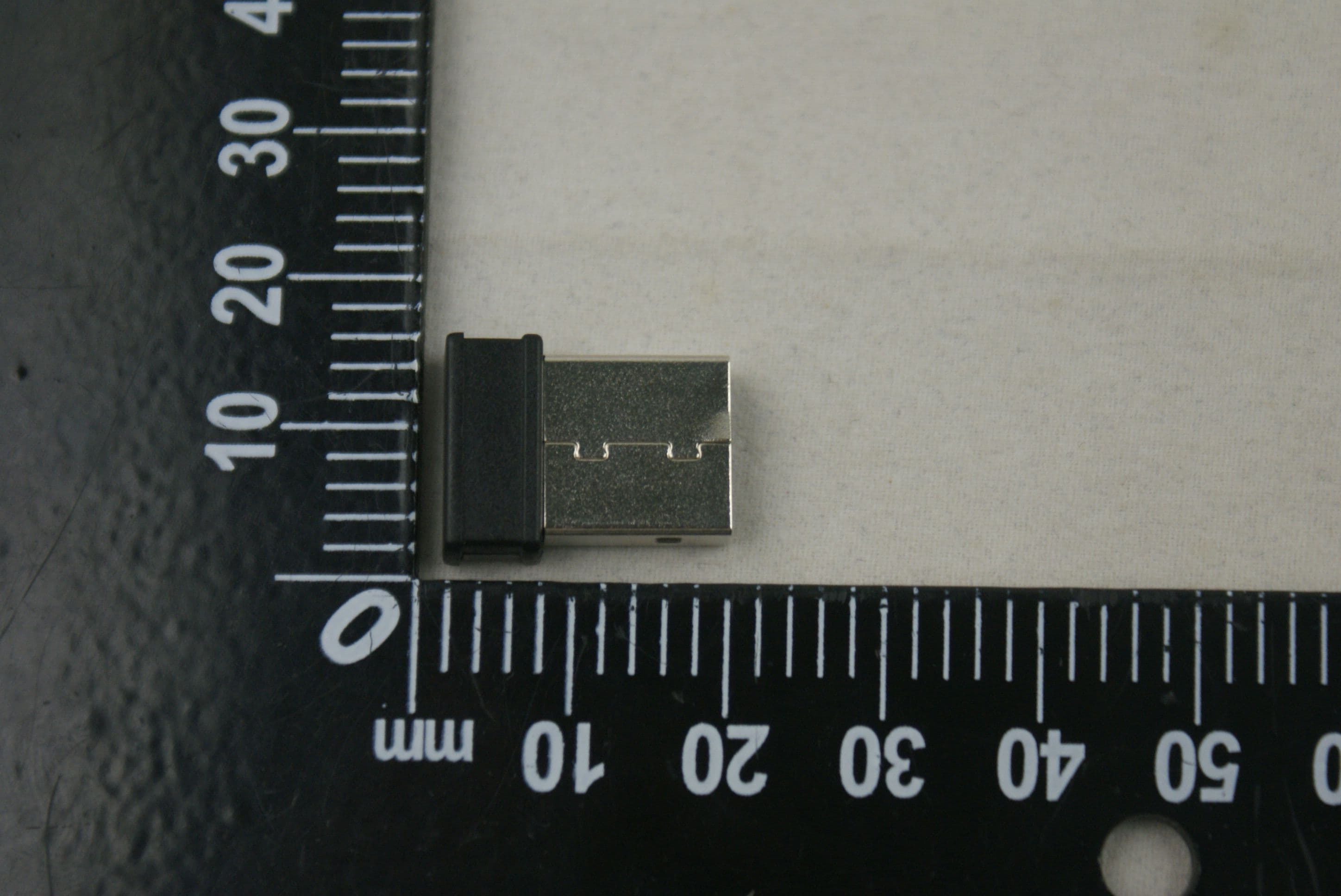 2.4GHz Wireless mobile Presenter - FCC ID 2AFVEMP-04USB - Guangzhou Maipai Electronics Co.,Ltd.