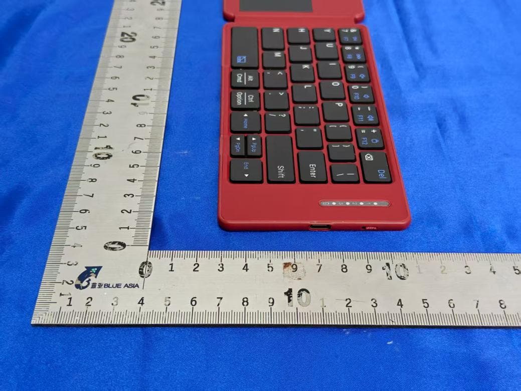 Two-fold leather case keyboard - FCC ID 2AFW2DF013T - Shenzhen DZH Industrial Co., Ltd