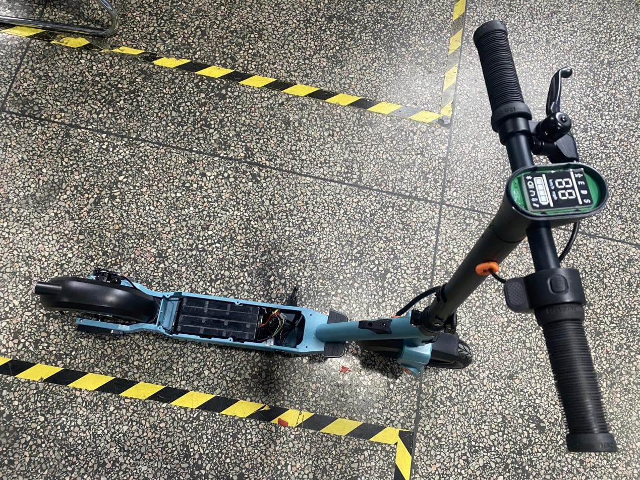 Razor Electric Scooter - FCC ID 2AGU6008 - RAZOR USA LLC
