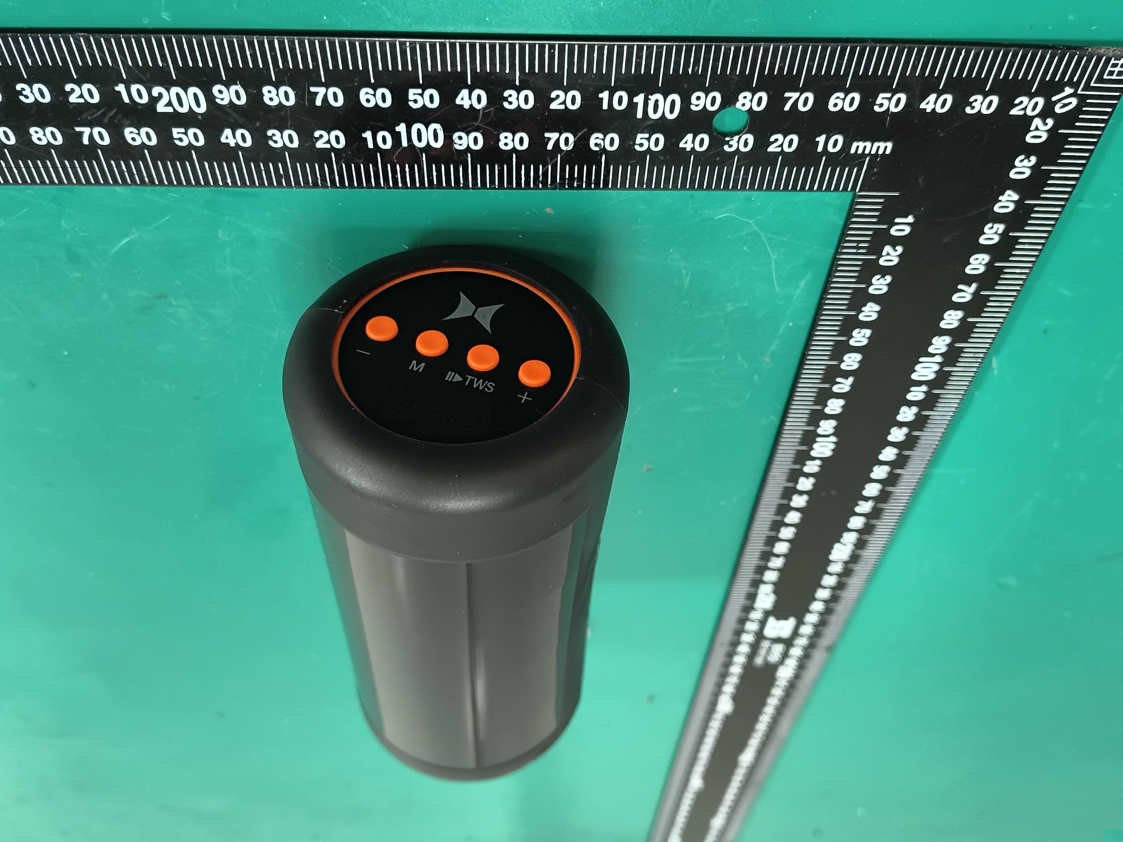 XTRA-GLOW LED LIGHT SHOW TWS BLUEWOOTH SPEAKER - FCC ID 2AHAS-KEXBS91982 - JEM ACCESSORIES INC.