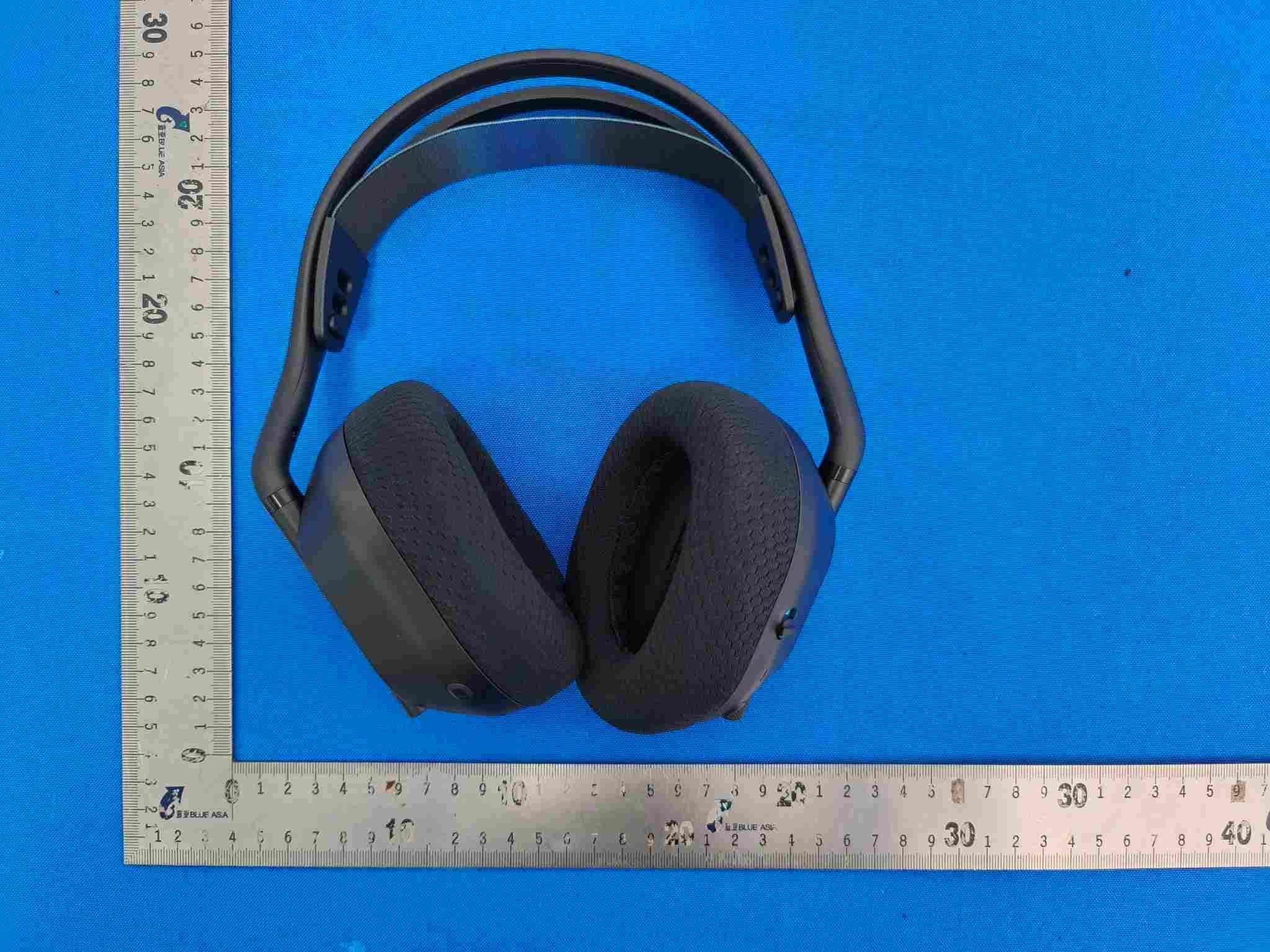Wireless Headset - FCC ID 2AHYV-MNWGH - PEAG, LLC dba JLab Audio
