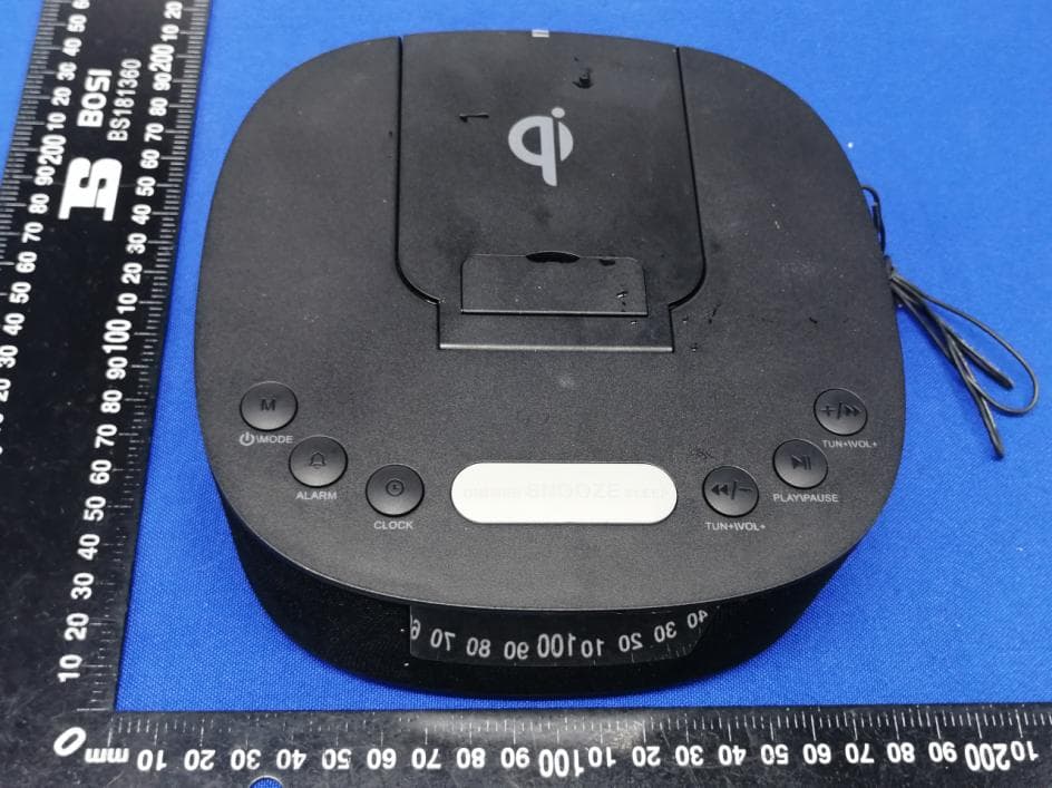 Clock Radio With Wireless Charging - FCC ID 2AIOC-100008727 - HANK ELECTRONICS CO., LTD.