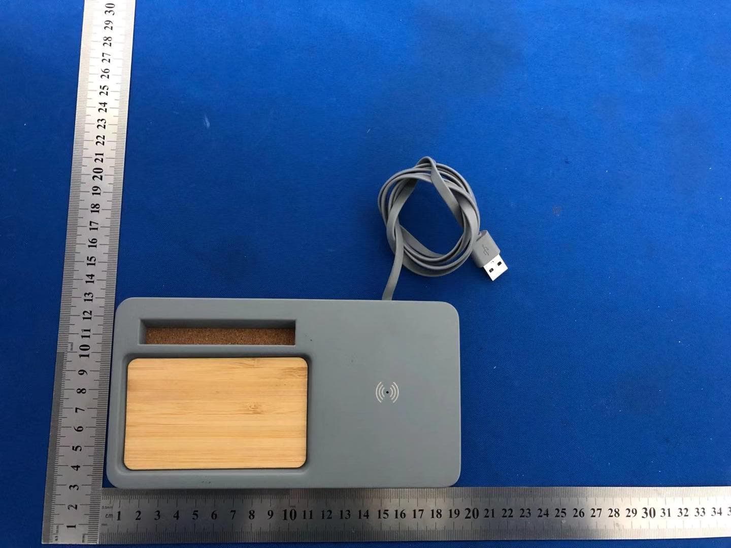 Wireless Charger - FCC ID 2AIY2-MANTLE - Fortyfour group LLC