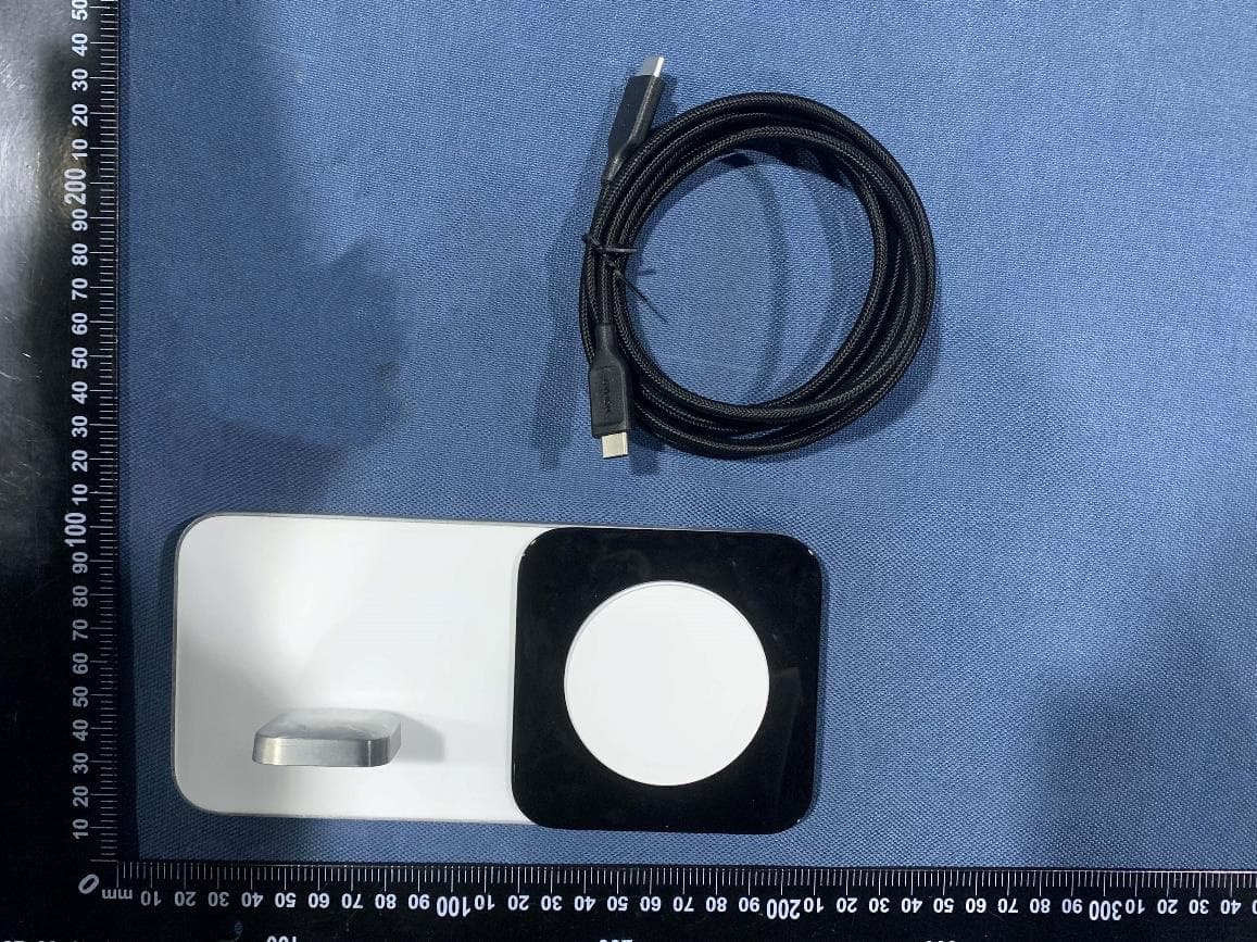 Base One Max with MagSafe - FCC ID 2AJYRNM01172185 - Nomad Goods, Inc.