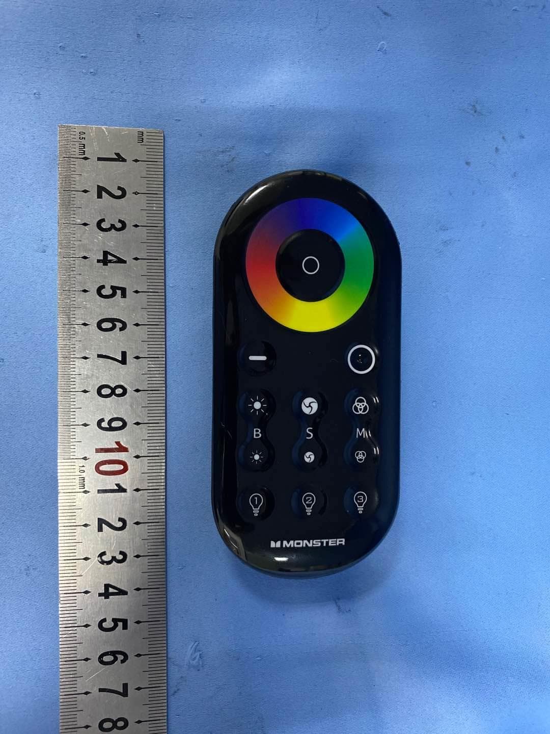 RGBW RF 2.4GHz Remote - FCC ID 2AKP3-190725-00 - Zhejiang Fousine Science &Technology Co.Ltd.