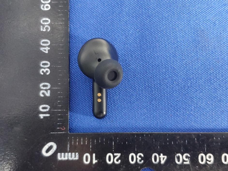 True Wireless Earbuds - FCC ID 2ALNA-BTHA1 - Shenzhen Thousandshores Technology Co., Ltd.