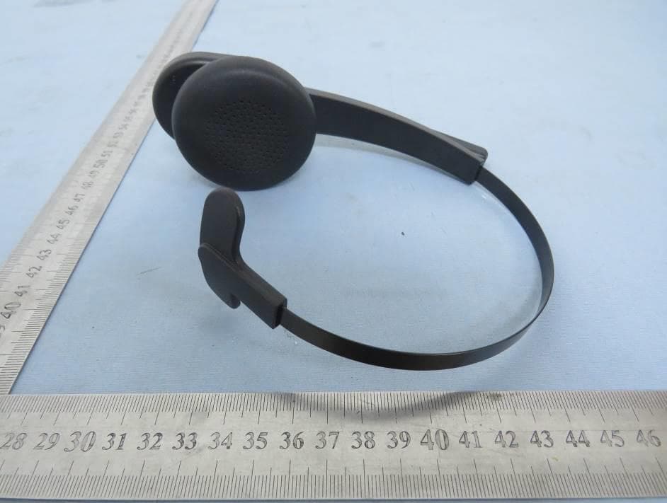 Wireless Headphone - FCC ID 2AMSOBT3500 - Summit Electronics LLC