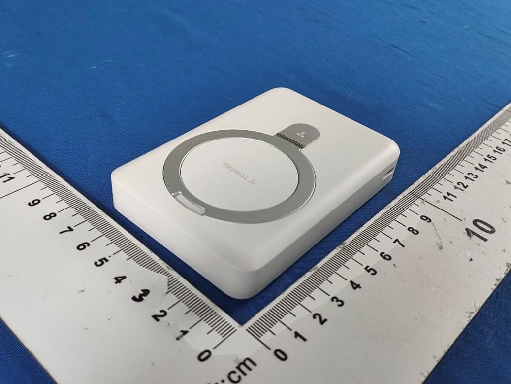 Power Bank - FCC ID 2AN4Y-PB9A - SHENZHEN TORRAS TECHNOLOGY CO.,LTD.