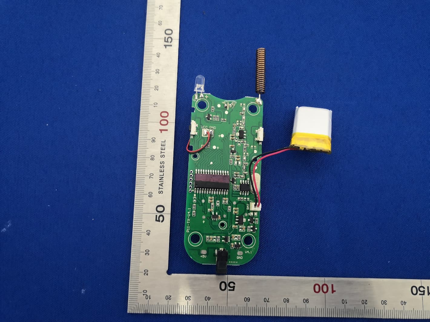 Dog Training Collar - FCC ID 2ANHI-P11 - Shenzhen Smart Pet Technology Co., Ltd