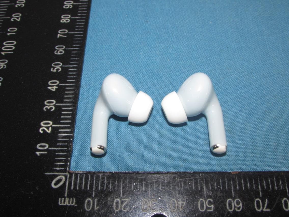 TWS earbuds - FCC ID 2AO47-SORB-TWS3 - Shenzhen Kingstar Industrial Co., Ltd.