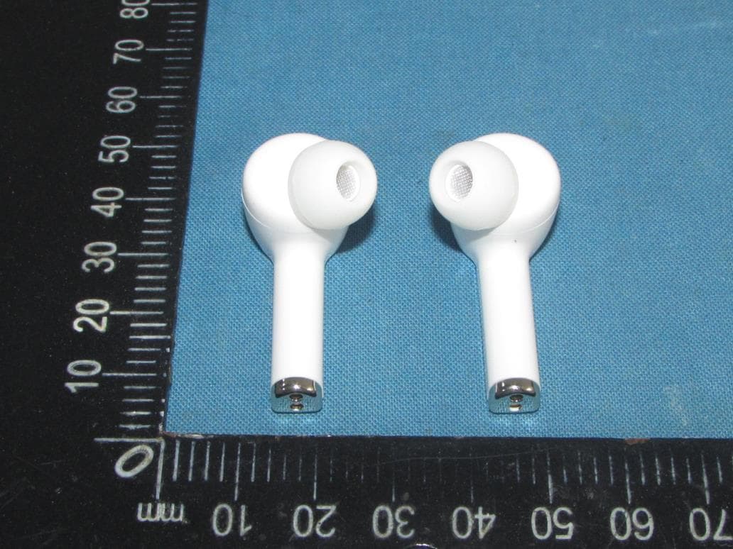 TWS earbuds - FCC ID 2AO47-W401 - Shenzhen Kingstar Industrial Co., Ltd.