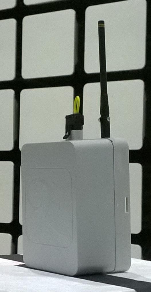 Data Gateway - FCC ID 2AOWY-004B - RealmFive, Inc.