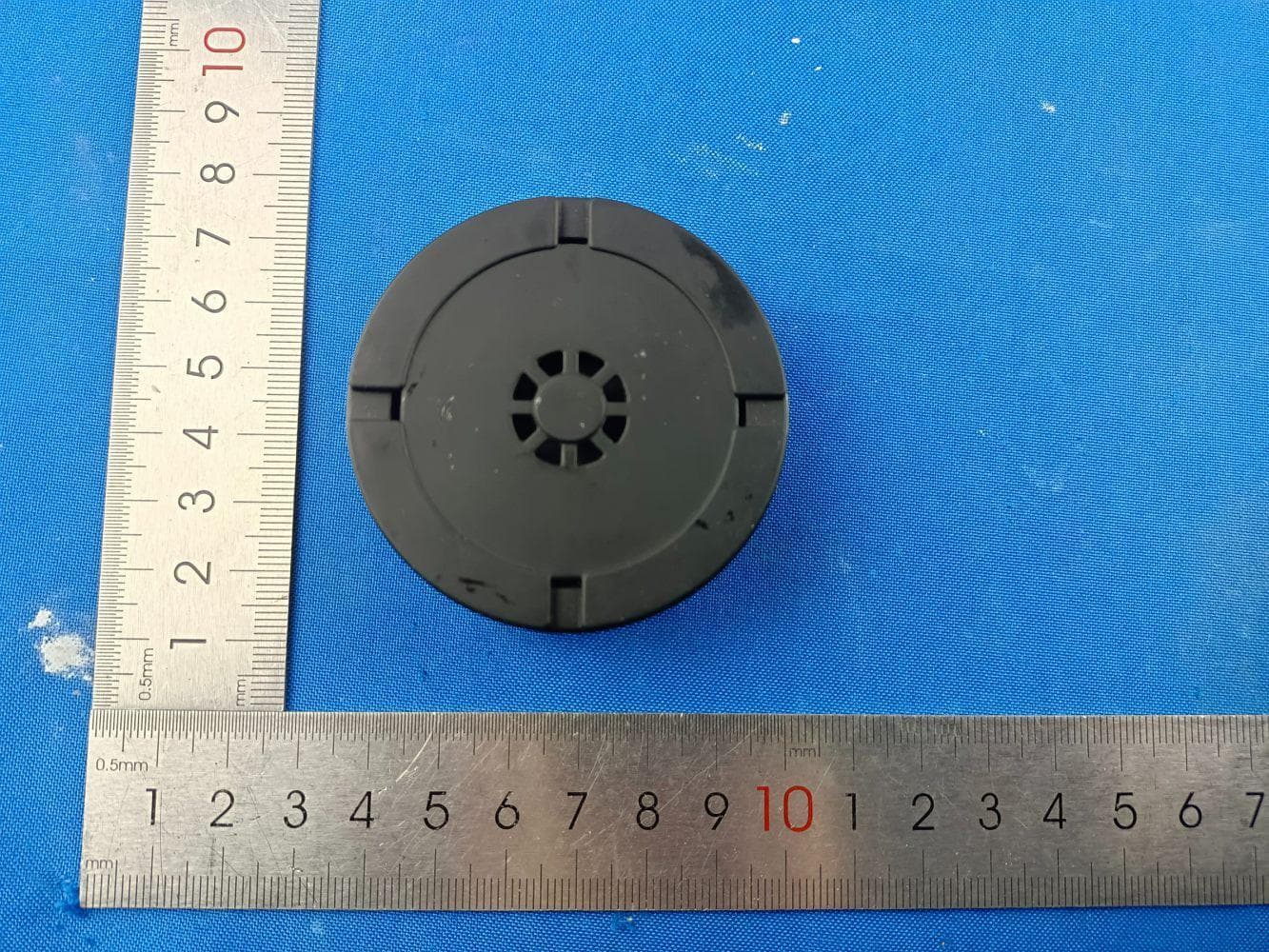 Magnet Wireless Charger - FCC ID 2AP2N-IPR26 - Shenzhen Esorun Technology Co.,LTD