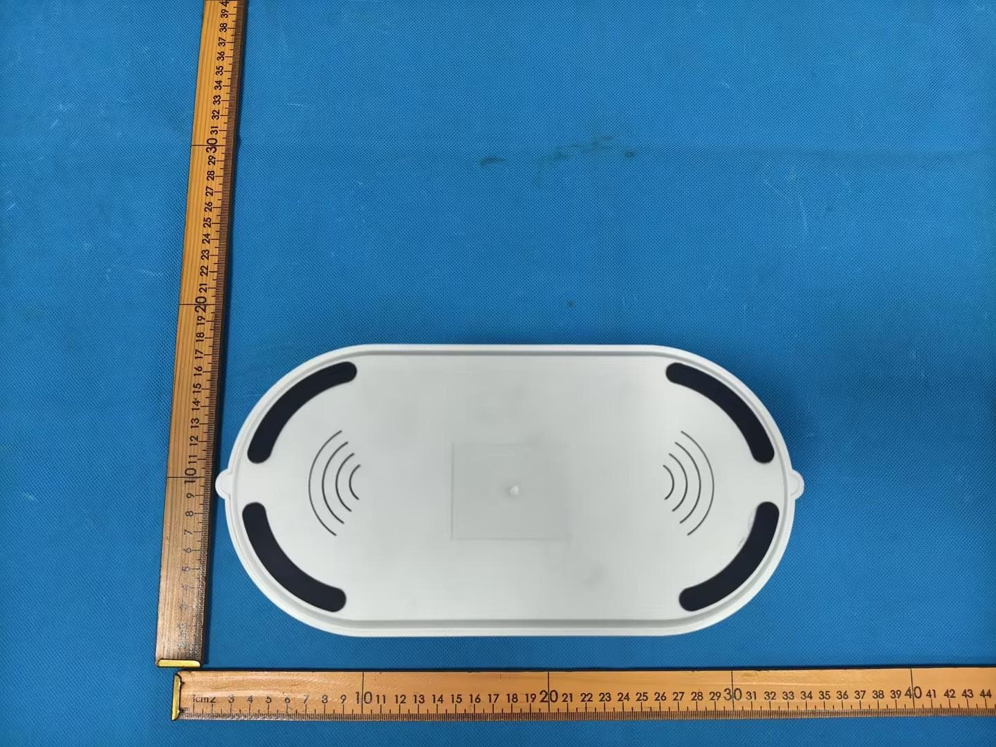 Wireless charger bedside lamp - FCC ID 2AQRG-B52 - Shenzhen Feihe Electronics Co., Ltd