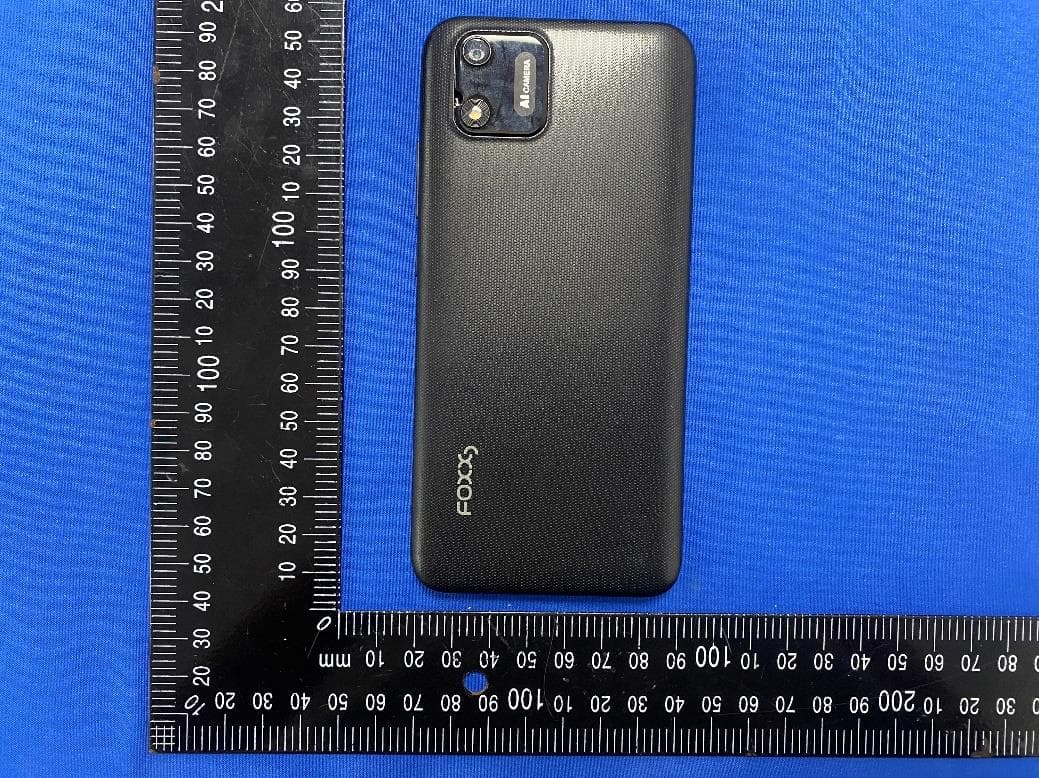 Smart phone - FCC ID 2AQRMA55 - FOXX Development Inc.