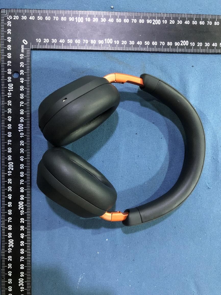 Premium Mono Bluetooth headphone - FCC ID 2AR2SL5 - MMD Hong Kong Holding Limited