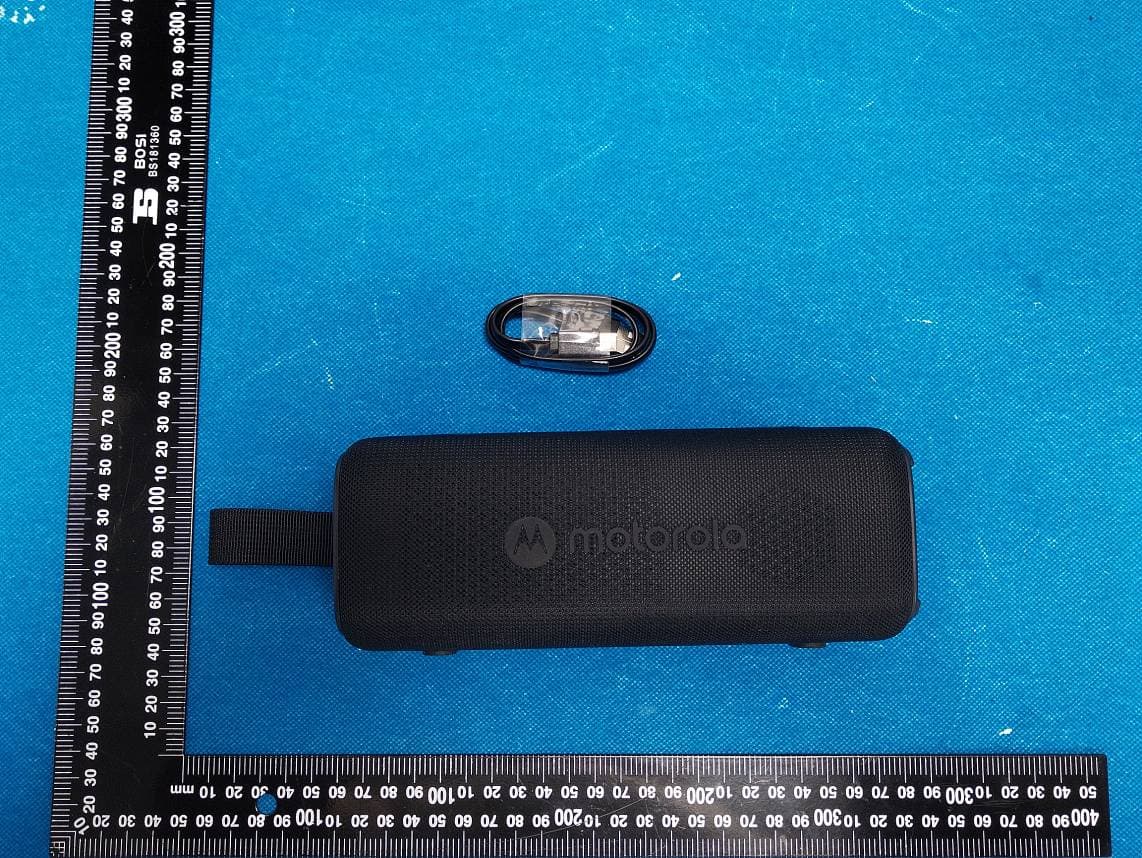 Wireless portable speaker - FCC ID 2ARRB-ROKR600 - Meizhou Guo Wei Electronics Co., Ltd